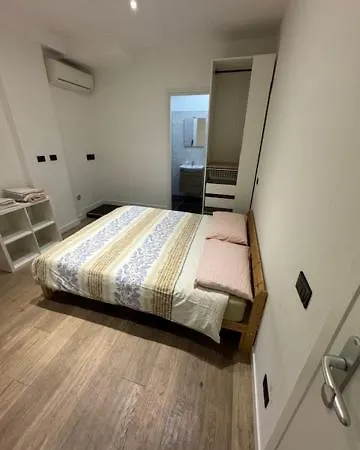 Appia ゲストハウス 4*